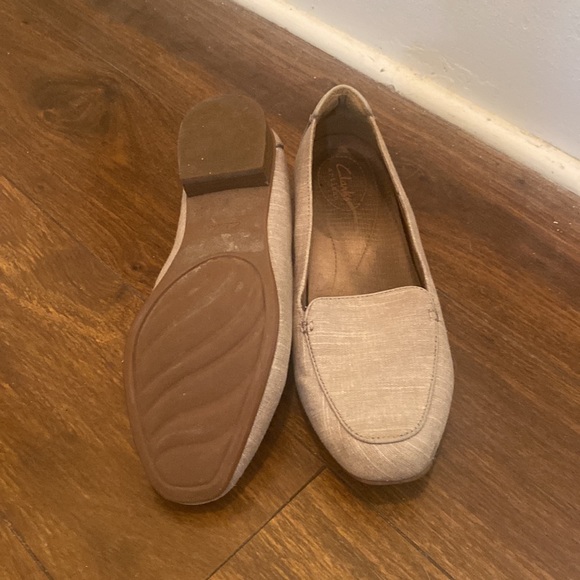 Neutral kitten heal loafer - Picture 3 of 4